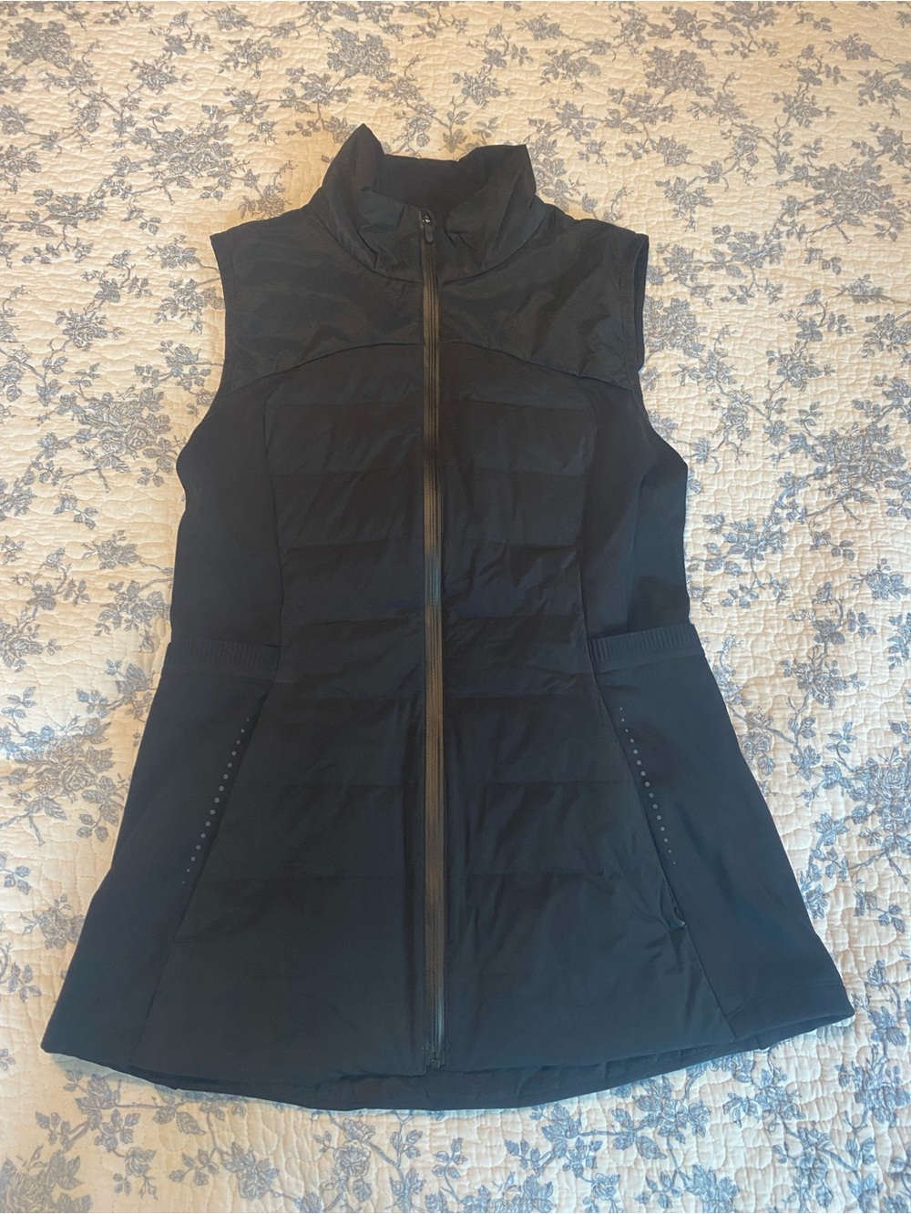 Lululemon Down For It All Vest Black Size 8
